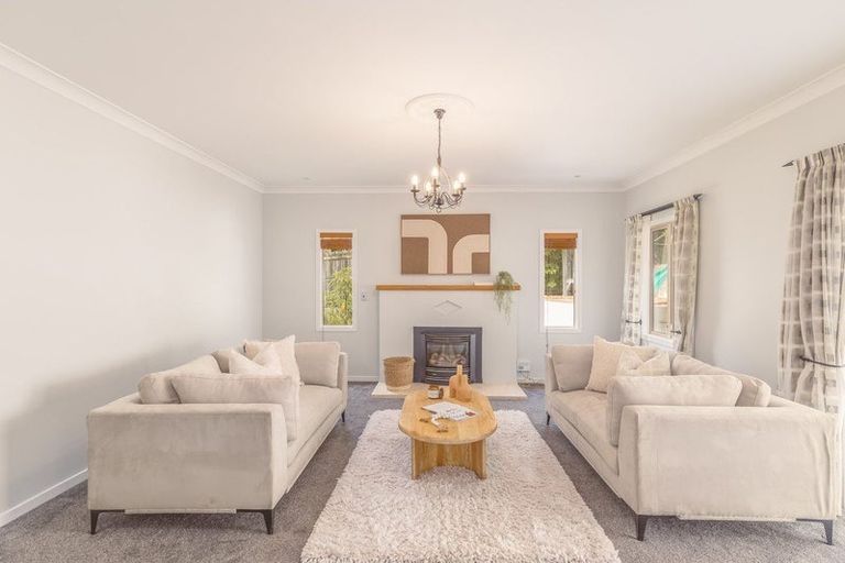 Photo of property in 16 Basil Place, Mount Pleasant, Christchurch, 8081