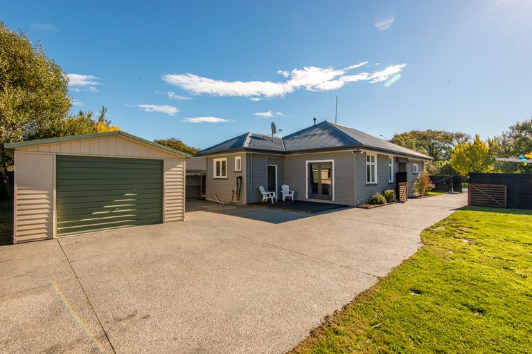 Photo of property in 16 Lincoln Road, Hillmorton, Christchurch, 8024