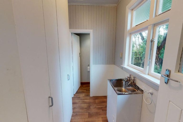 Photo of property in 15 Glasgow Street, Takaro, Palmerston North, 4412