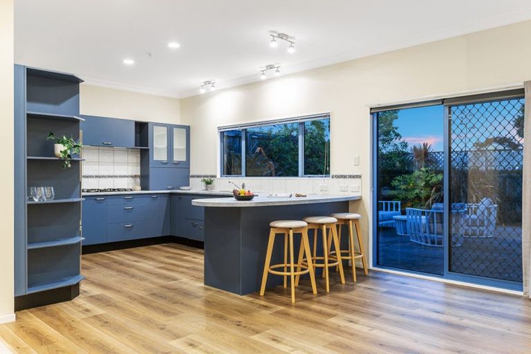 Photo of property in 3 Barque Crescent, Whitby, Porirua, 5024