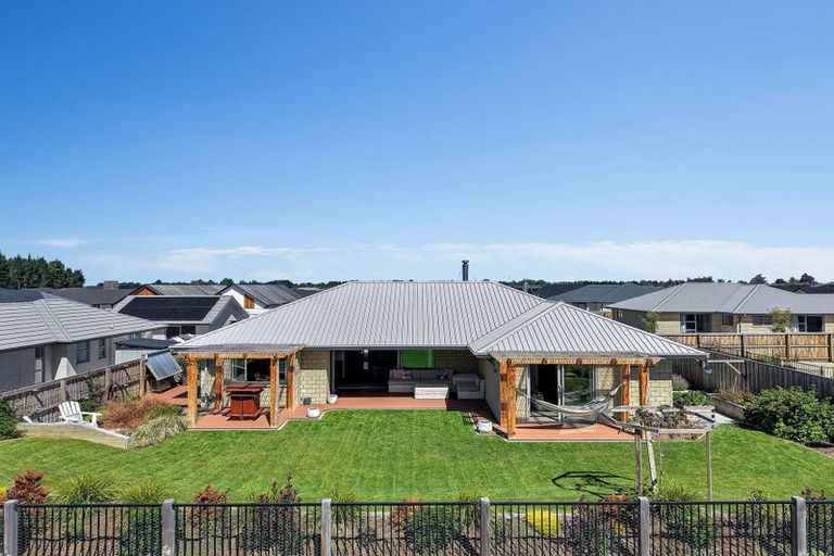 Photo of property in 6 Hunter Lane, Amberley, 7410