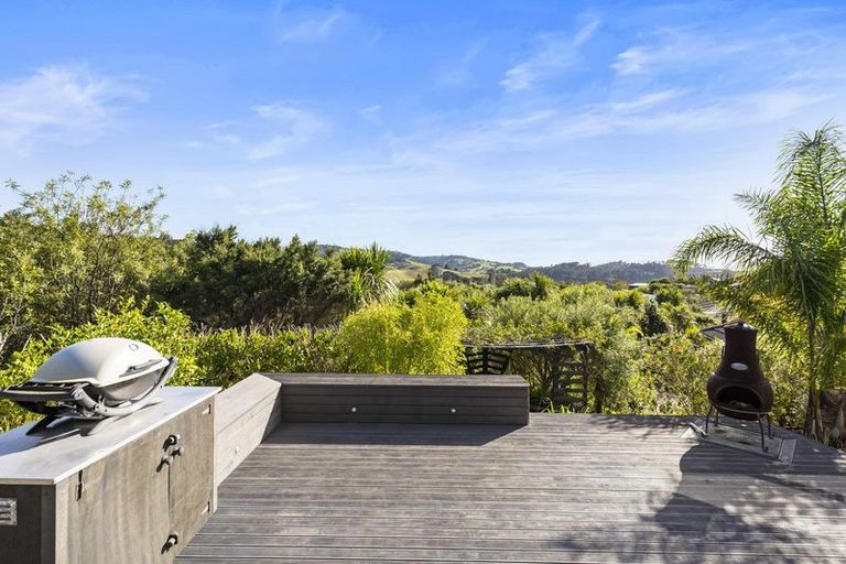 Photo of property in 3 Fendalton Place, Hatfields Beach, Orewa, 0931