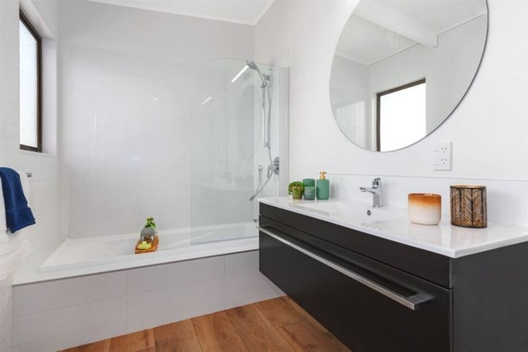 Photo of property in 2 Rainbow Court, Raumati South, Paraparaumu, 5032