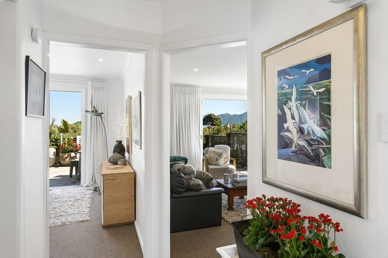 Photo of property in 118 Seaview Road, Paraparaumu Beach, Paraparaumu, 5032