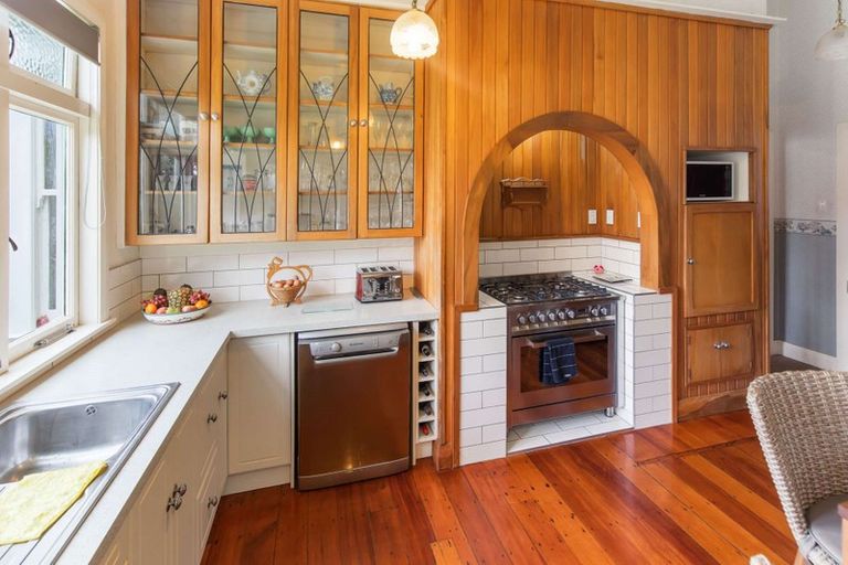 Photo of property in 30 Camberwell Road, Hawera, 4610