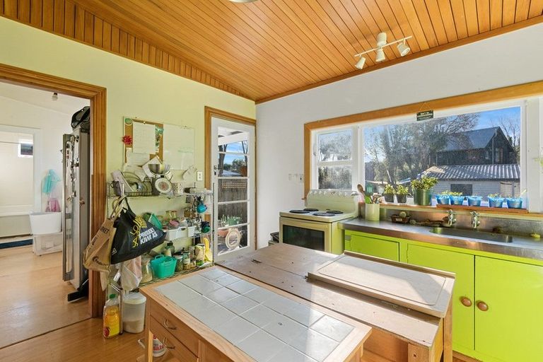 Photo of property in 1/22 Martindales Road, Heathcote Valley, Christchurch, 8022