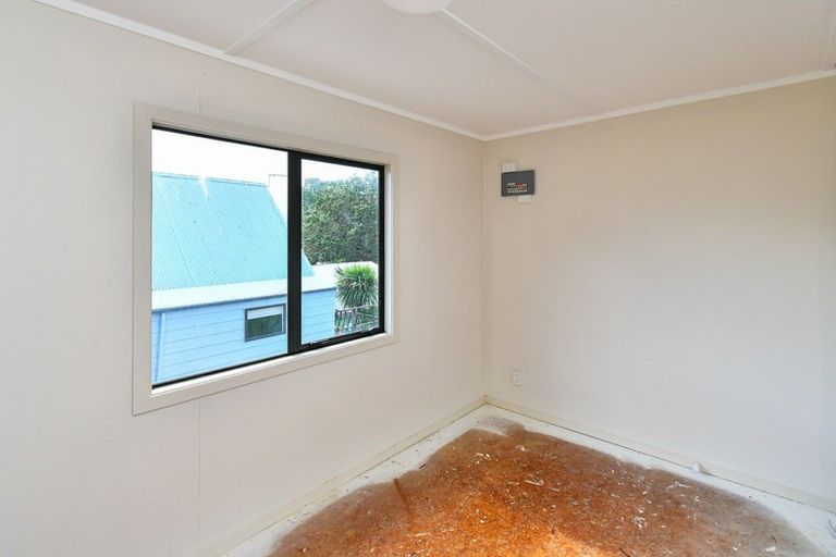 Photo of property in 78 Howard Road, Orere Point, Papakura, 2585