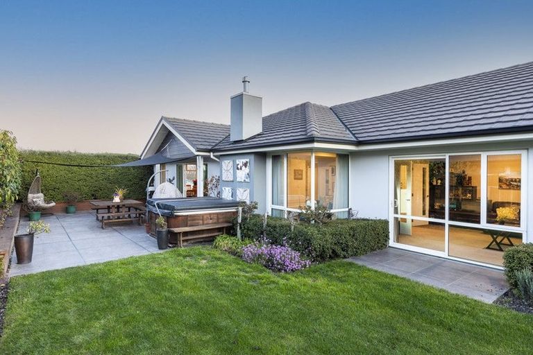 Photo of property in 12 Westpark Drive, Burnside, Christchurch, 8053