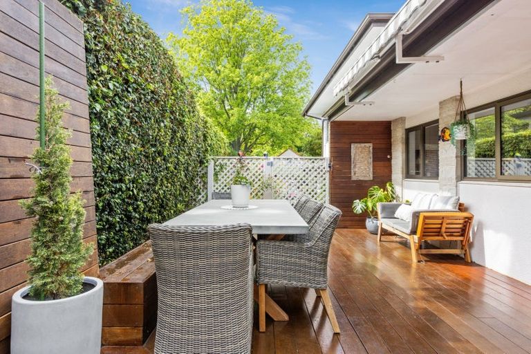 Photo of property in 11 Muritai Crescent, Havelock North, 4130