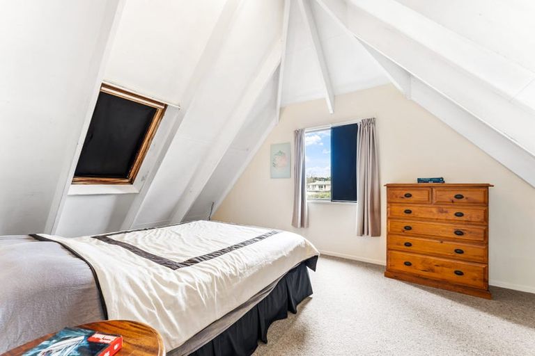 Photo of property in 30 Holiday Road, Stanmore Bay, Whangaparaoa, 0932