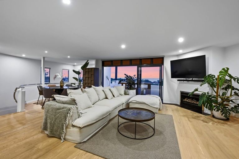 Photo of property in 22a Eastcliffe Road, Castor Bay, Auckland, 0620