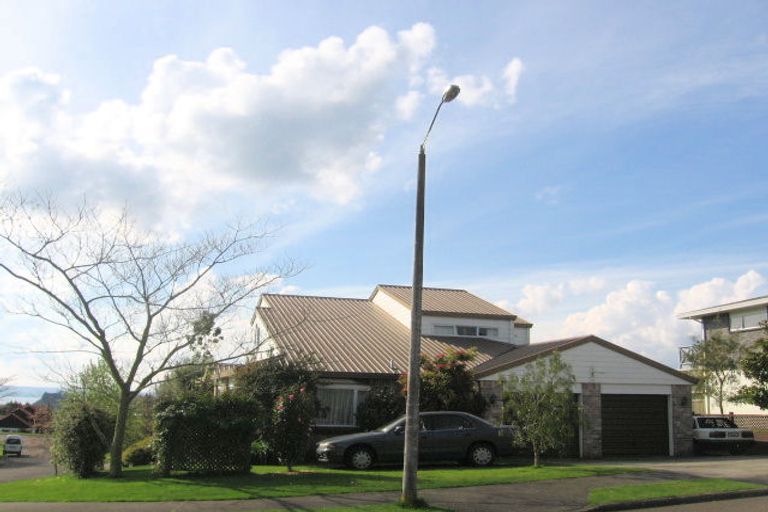 Photo of property in 2 Gareth Place, Lynmore, Rotorua, 3010