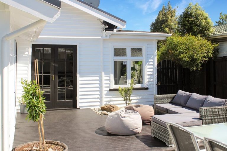 Photo of property in 8 Wainoni Road, Wainoni, Christchurch, 8061