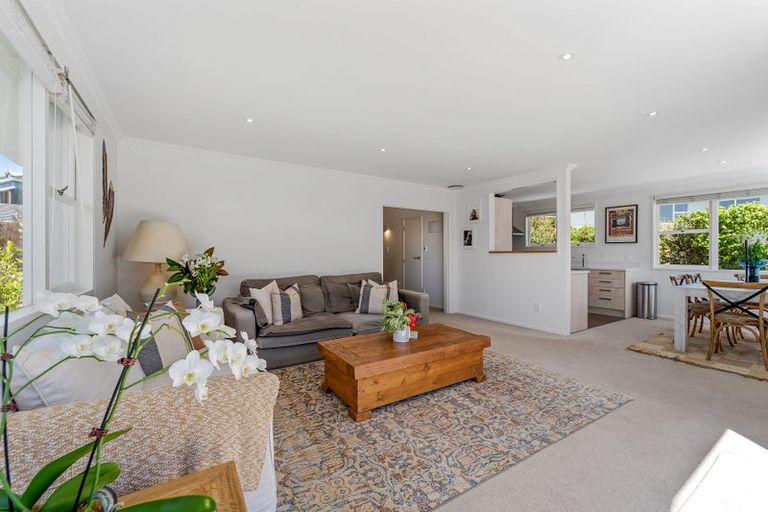 Photo of property in 5 Chevron Place, Castor Bay, Auckland, 0620