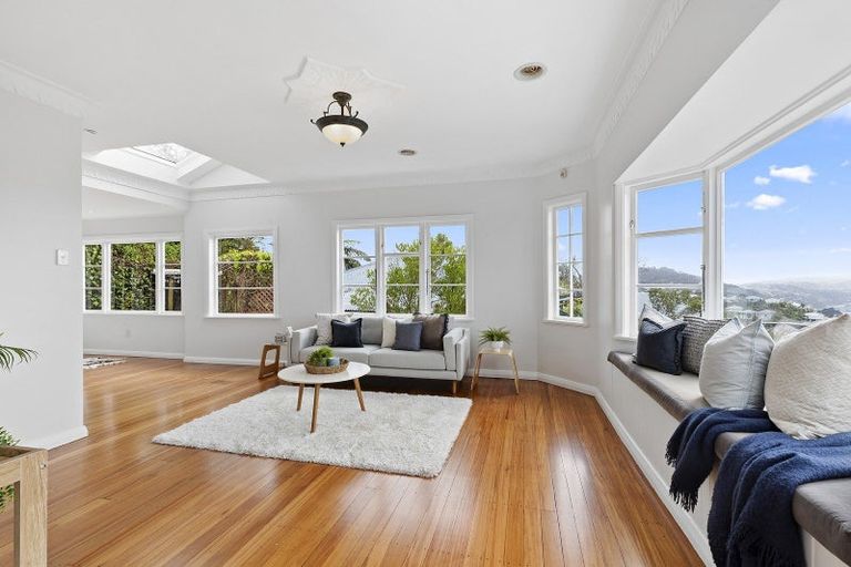 Photo of property in 14 Highbury Crescent, Highbury, Wellington, 6012