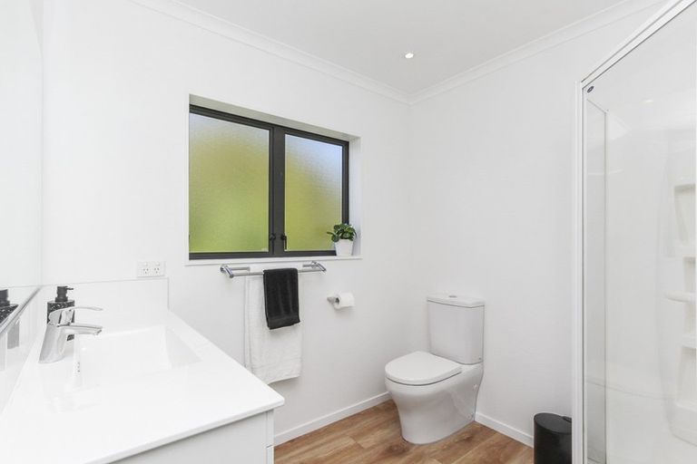 Photo of property in 192b Heta Road, Highlands Park, New Plymouth, 4312