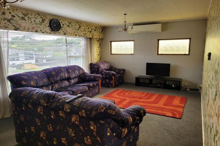 Photo of property in 102 Awanui Street, Merrilands, New Plymouth, 4312