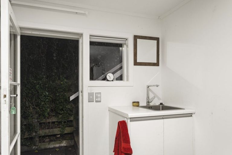 Photo of property in 2/5 Larchwood Avenue, Westmere, Auckland, 1022