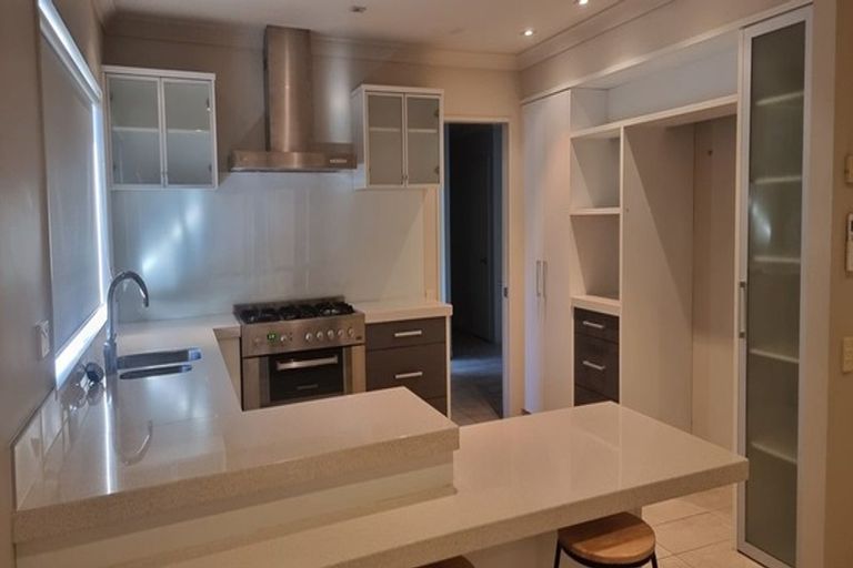 Photo of property in 10 Laurel Oak Drive, Schnapper Rock, Auckland, 0632