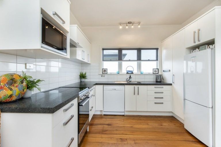 Photo of property in 2 Riverbend Road, Onekawa, Napier, 4110