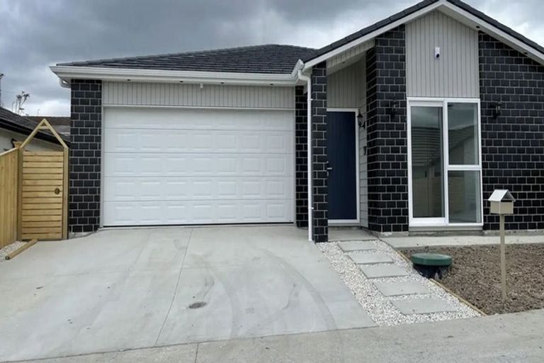 Photo of property in 3 Archibald Lane, Opaheke, Papakura, 2113