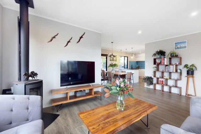 Photo of property in 219 Chartwell Avenue, Whangamata, 3620