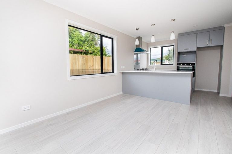 Photo of property in 2/1 Splitt Avenue, Glenview, Hamilton, 3206