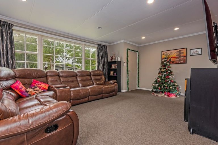 Photo of property in 88 Ruamahanga Crescent, Terrace End, Palmerston North, 4410