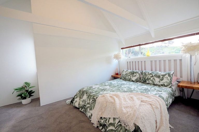 Photo of property in 2/99 Balmain Road, Birkenhead, Auckland, 0626