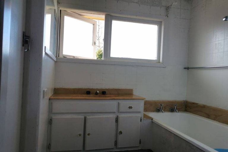 Photo of property in 35 Berkley Avenue, Hillcrest, Hamilton, 3216