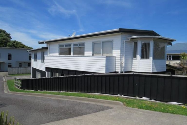 Photo of property in 11 Belt Road, Moturoa, New Plymouth, 4310