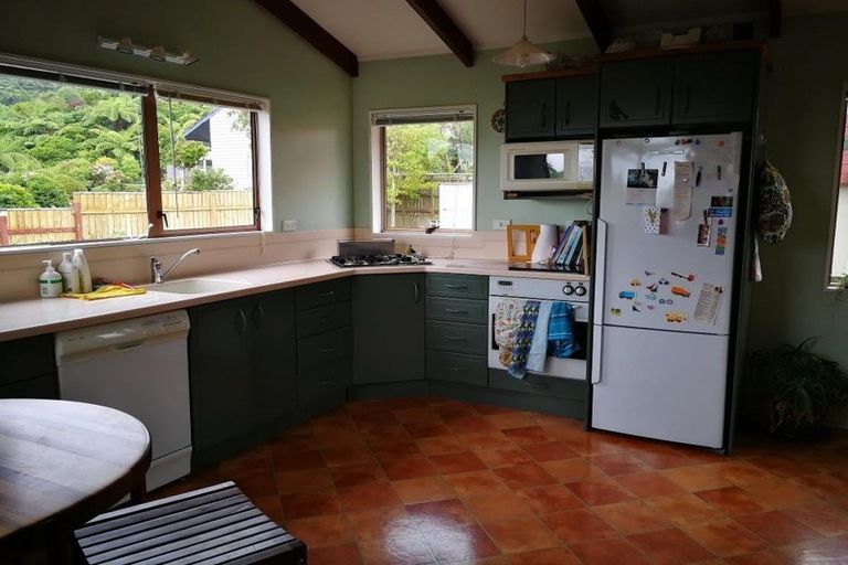 Photo of property in 15 Chestnut Grove, Maungaraki, Lower Hutt, 5010