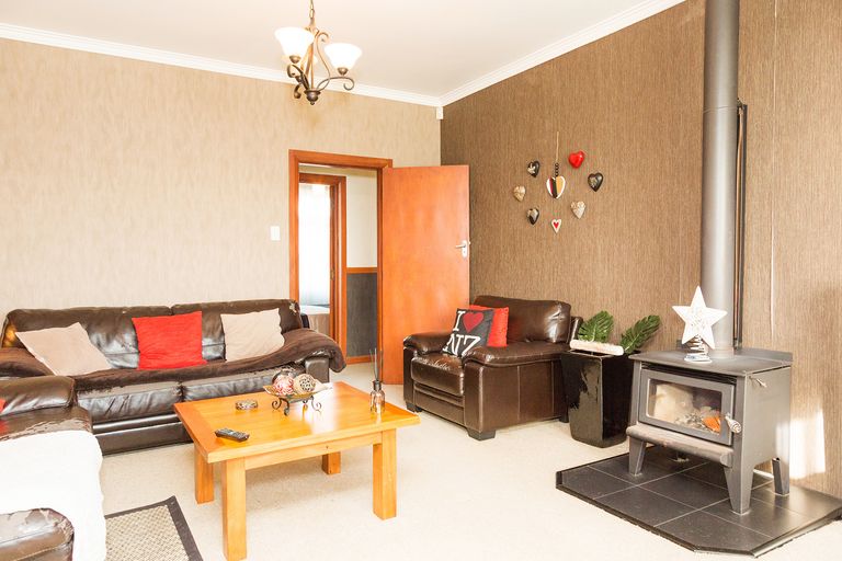 Photo of property in 53 Wood Street, Takaro, Palmerston North, 4410