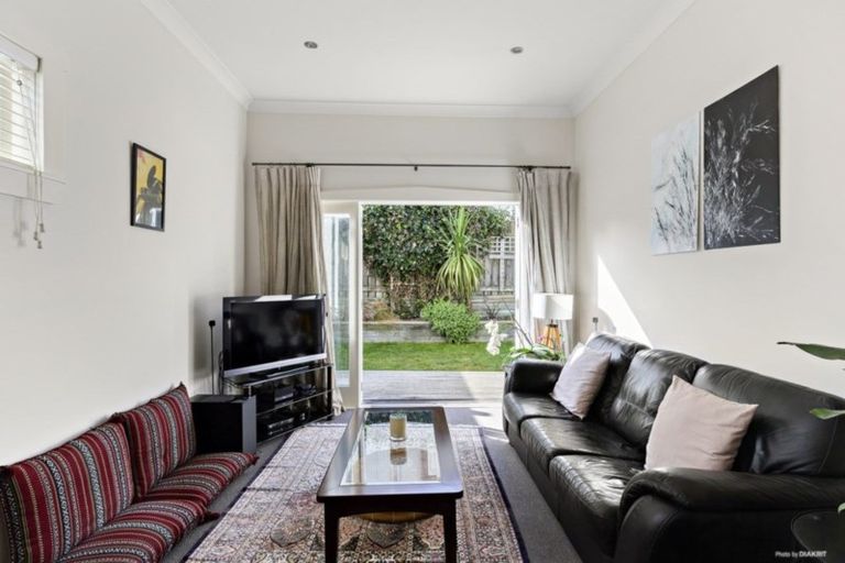 Photo of property in 99a Freyberg Street, Lyall Bay, Wellington, 6022