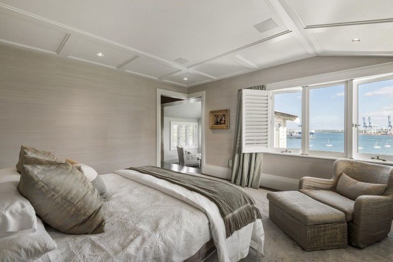 Photo of property in 21 Stanley Point Road, Stanley Point, Auckland, 0624