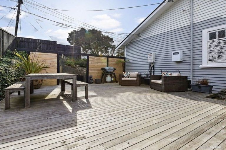 Photo of property in 22 Mandalay Terrace, Khandallah, Wellington, 6035