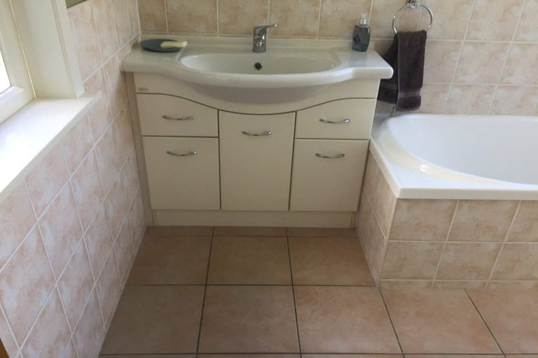 Photo of property in 115 Bethells Road, Waitakere, Henderson, 0781