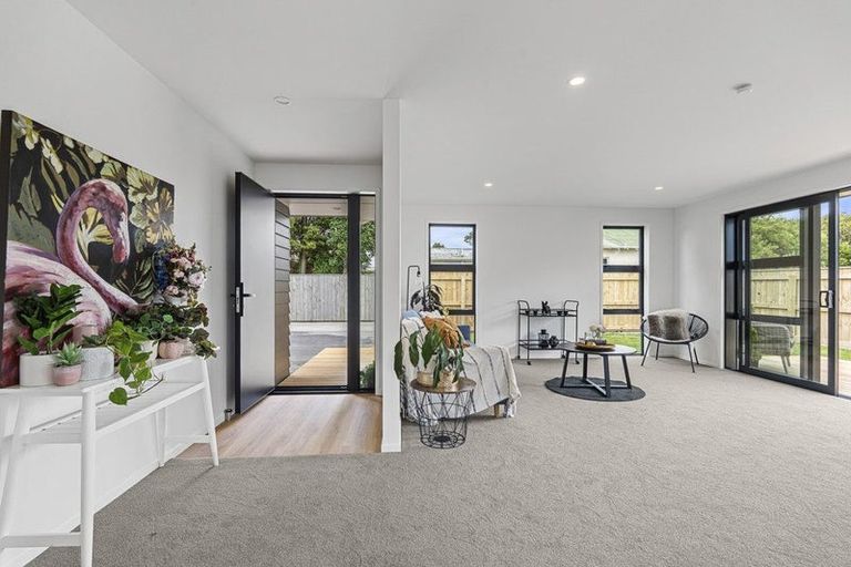 Photo of property in 45a Princess Street, Waitara, 4320