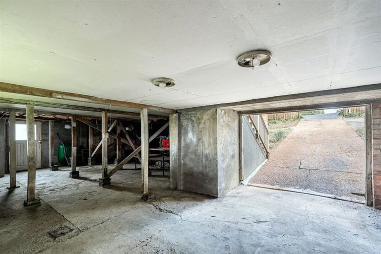 Photo of property in 135 Forrest Hill Road, Forrest Hill, Auckland, 0620