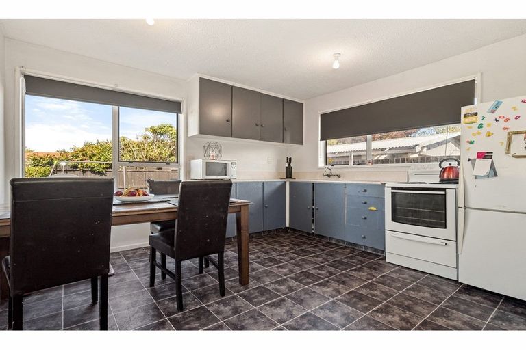 Photo of property in 2/50 Valecrest Avenue, Parklands, Christchurch, 8083