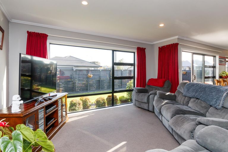 Photo of property in 1 Angelina Way, Kelvin Grove, Palmerston North, 4414
