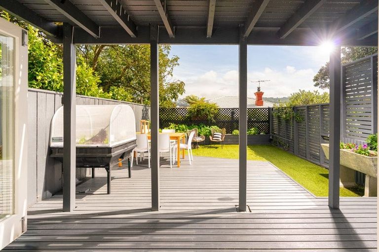 Photo of property in 84 Roxburgh Street, Mount Victoria, Wellington, 6011