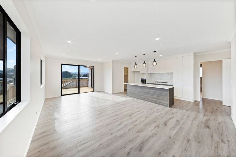 Photo of property in 12 Lippiatt Crescent, Pokeno, 2402