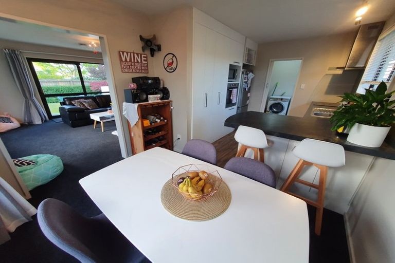 Photo of property in 2/27 Mortlake Street, Islington, Christchurch, 8042