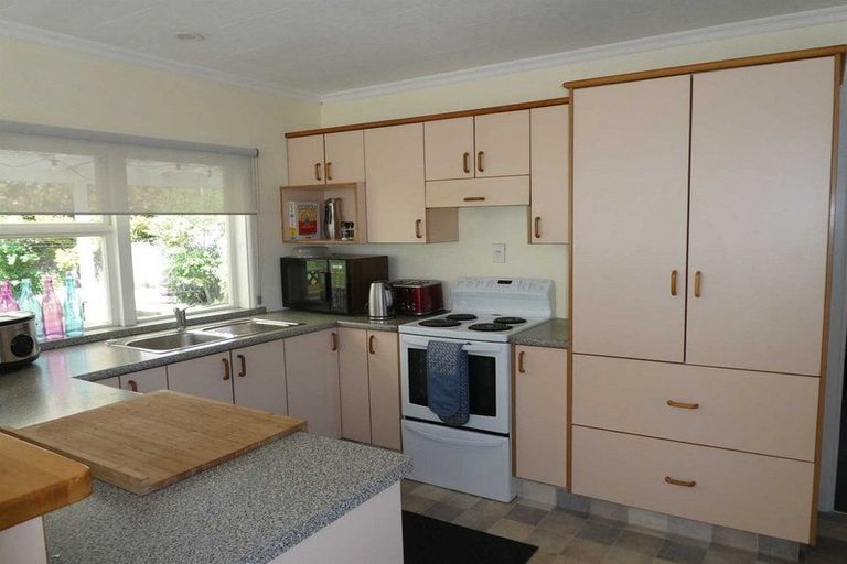 Photo of property in 35 Jollie Road, Twizel, 7901