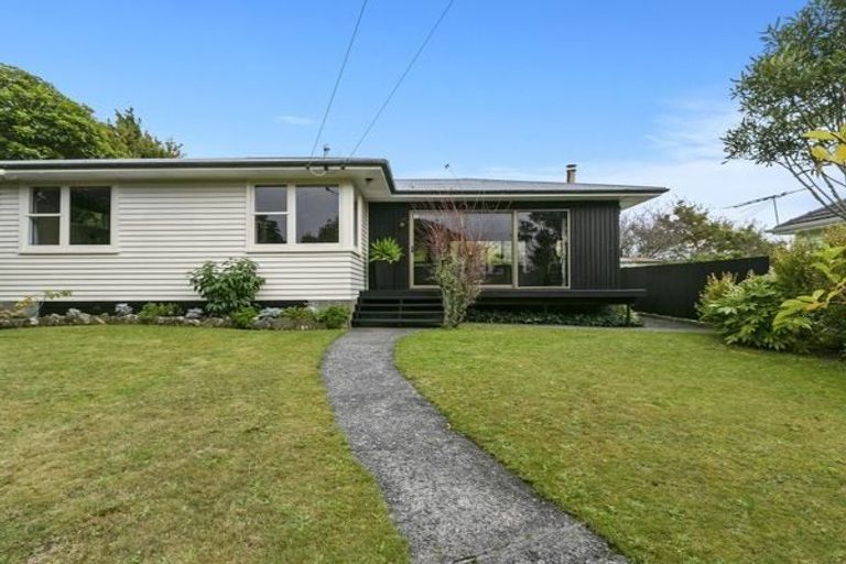 Photo of property in 14 Lees Grove, Wainuiomata, Lower Hutt, 5014
