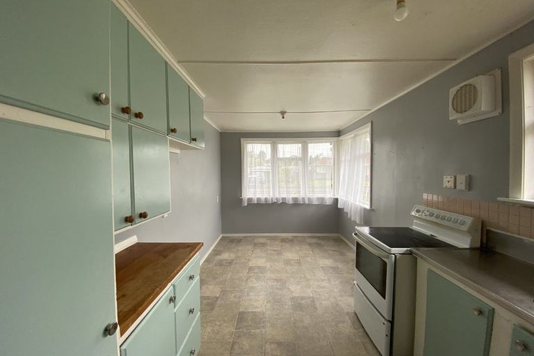 Photo of property in 2 Robertshawe Crescent, Dannevirke, 4930