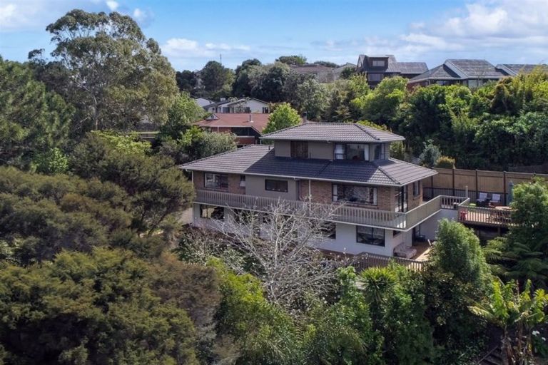 Photo of property in 27 Bellbird Rise, Murrays Bay, Auckland, 0630