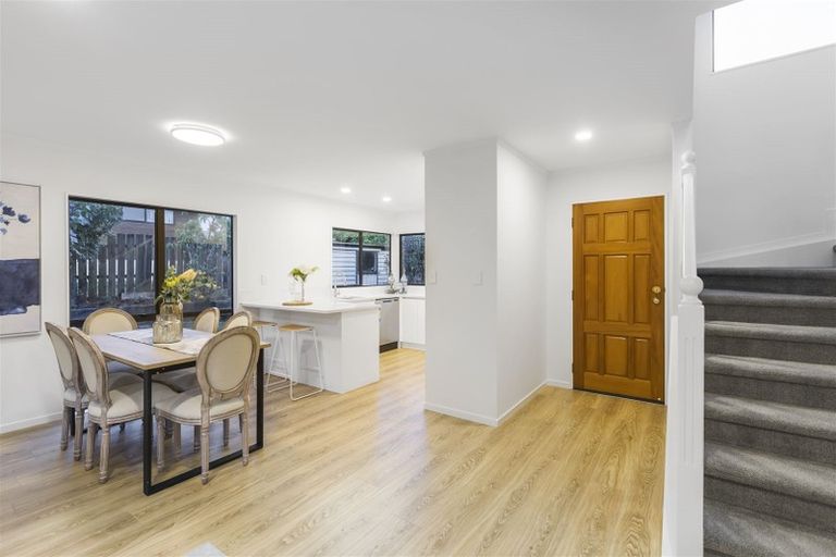 Photo of property in 1/13 Pinewood Grove, Botany Downs, Auckland, 2010