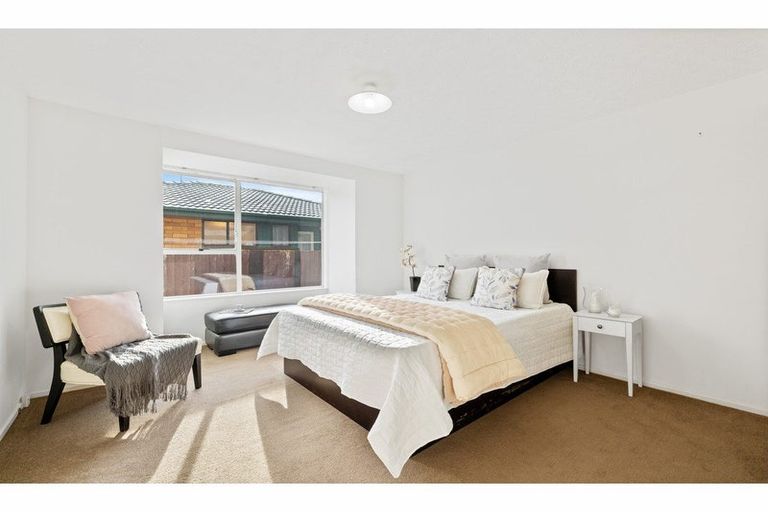 Photo of property in 12 Karnak Crescent, Russley, Christchurch, 8042